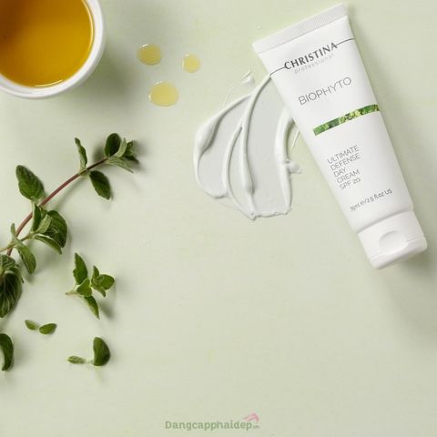 Kem Dưỡng Ẩm, Chống Nắng Và Bảo Vệ Da Ban Ngày Christina Ultimate Defense Day Cream