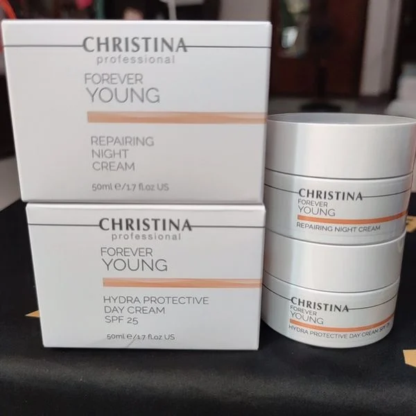 Kem Chống Nắng Christina Hydra Protective Day Cream