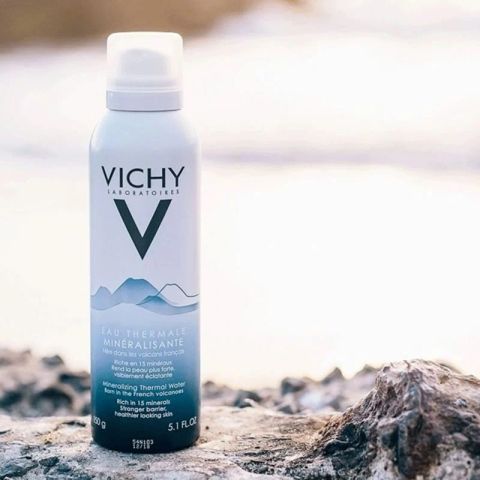 Nước xịt khoáng dưỡng da Vichy Eau Thermale Mineralizing Thermal Water cấp ẩm, dịu da và cân bằng độ pH