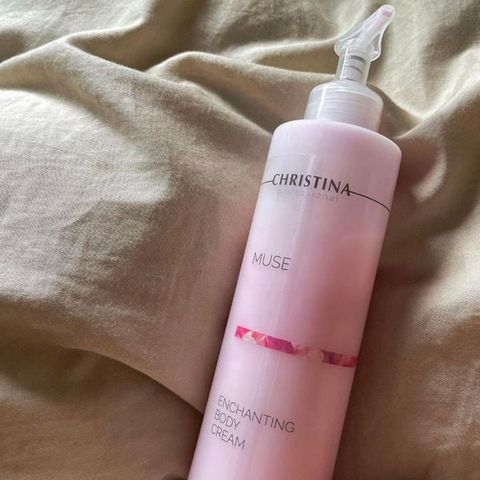 Kem Dưỡng Thể Dưỡng Ẩm Sâu Christina Enchanting Body Cream