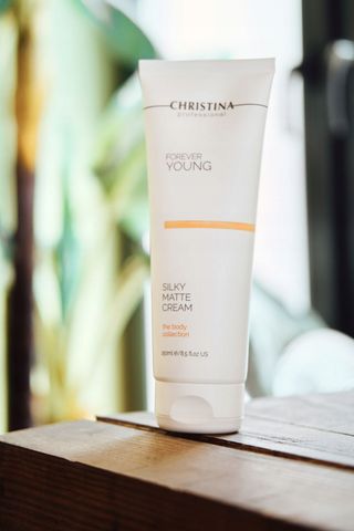 Kem Dưỡng Thể Chống Lão Hóa Christina Forever Young The Body Collection Silky Matte Cream
