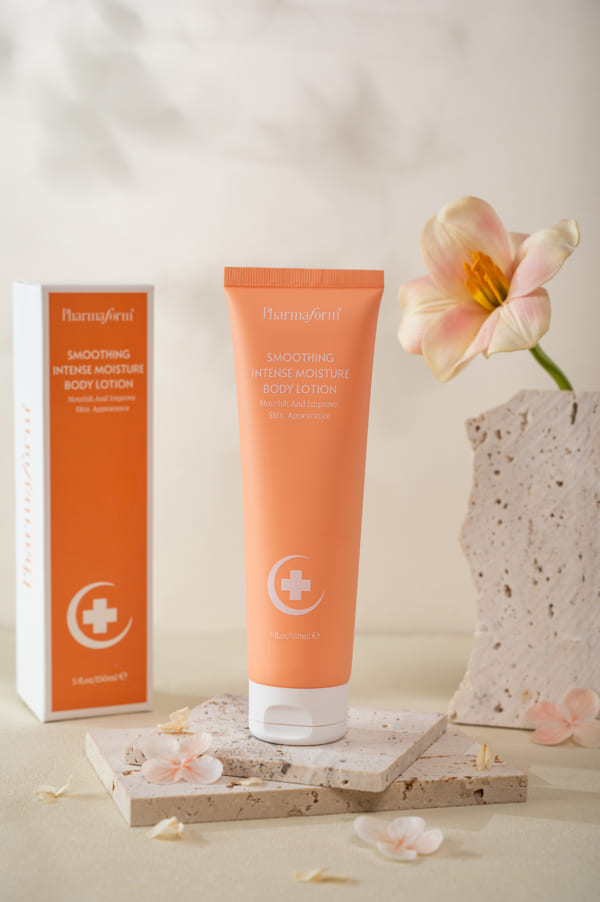 Pharmaform Smoothing Intense Moisture Body Lotion - Kem dưỡng da body giúp đa khỏe