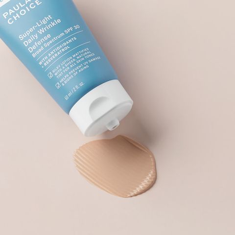 Kem Dưỡng Chống Nắng Resist Super-Light Daily Wrinkle Defense Spf 30