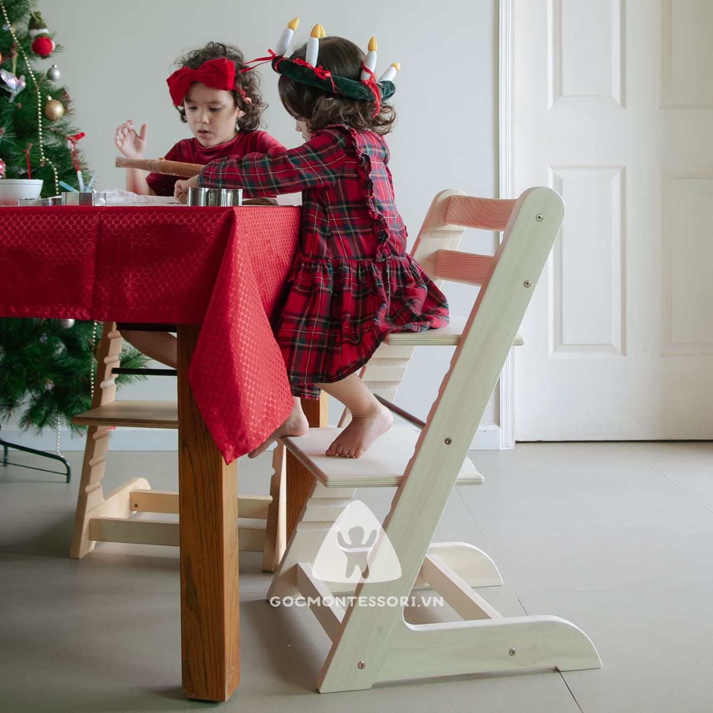  Adjustable High Chair 