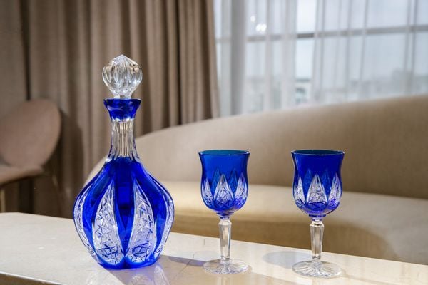  Bộ chai rượu và ly Flowerbud xanh tím 