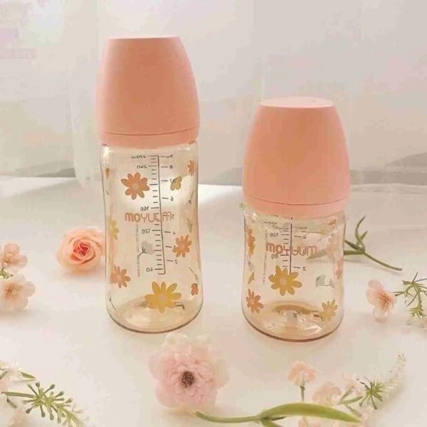 Bình sữa Núm Ti Moyuum 270ml hoa cúc