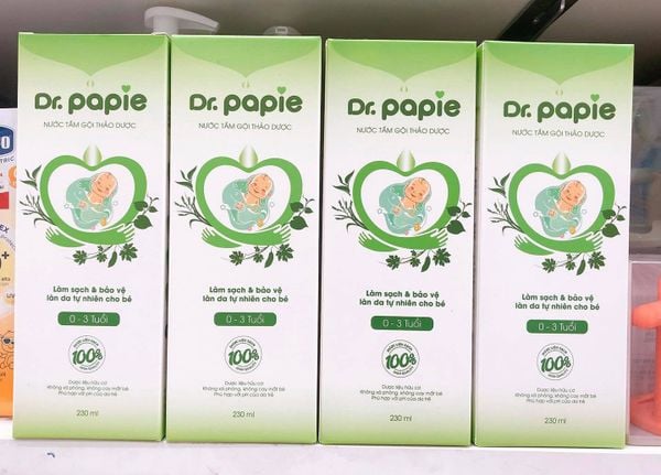 Nước tắm gội thảo dược phòng cảm lạnh Dr.Papie 230ml