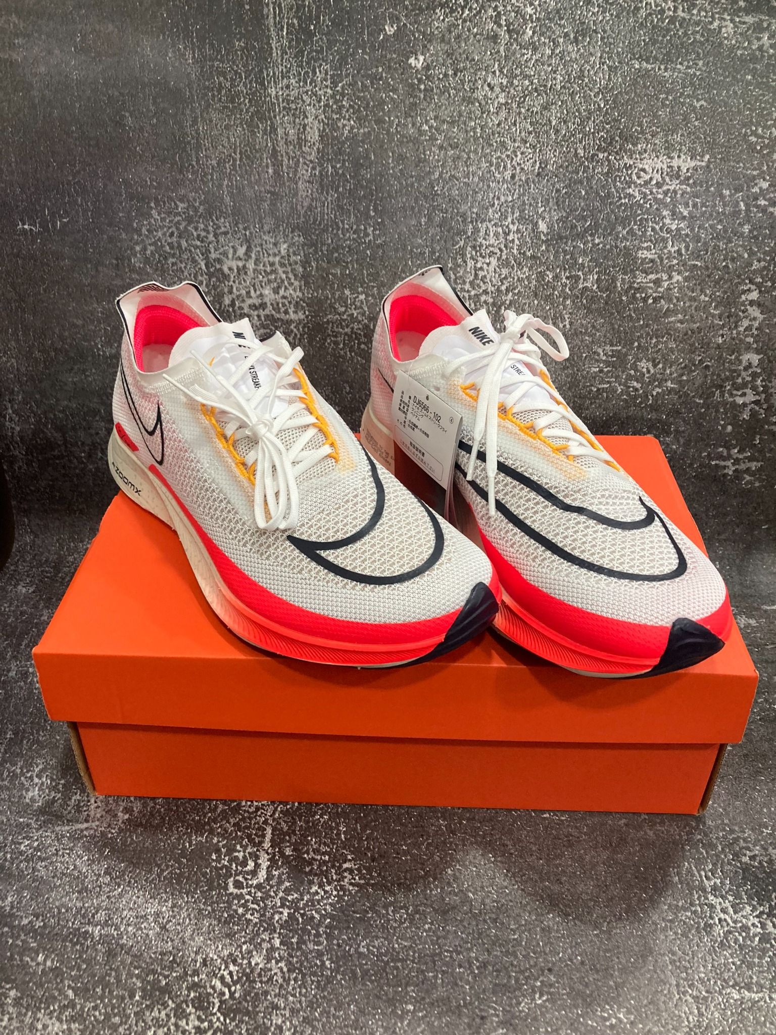 Giày chạy bộ Nike zoomx Steakfly