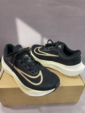  Giày Chạy Bộ ZOOM FLY 5 - BLACK/ SAIL/ METALLIC GOLD GRAIN- (DM8968-002) 