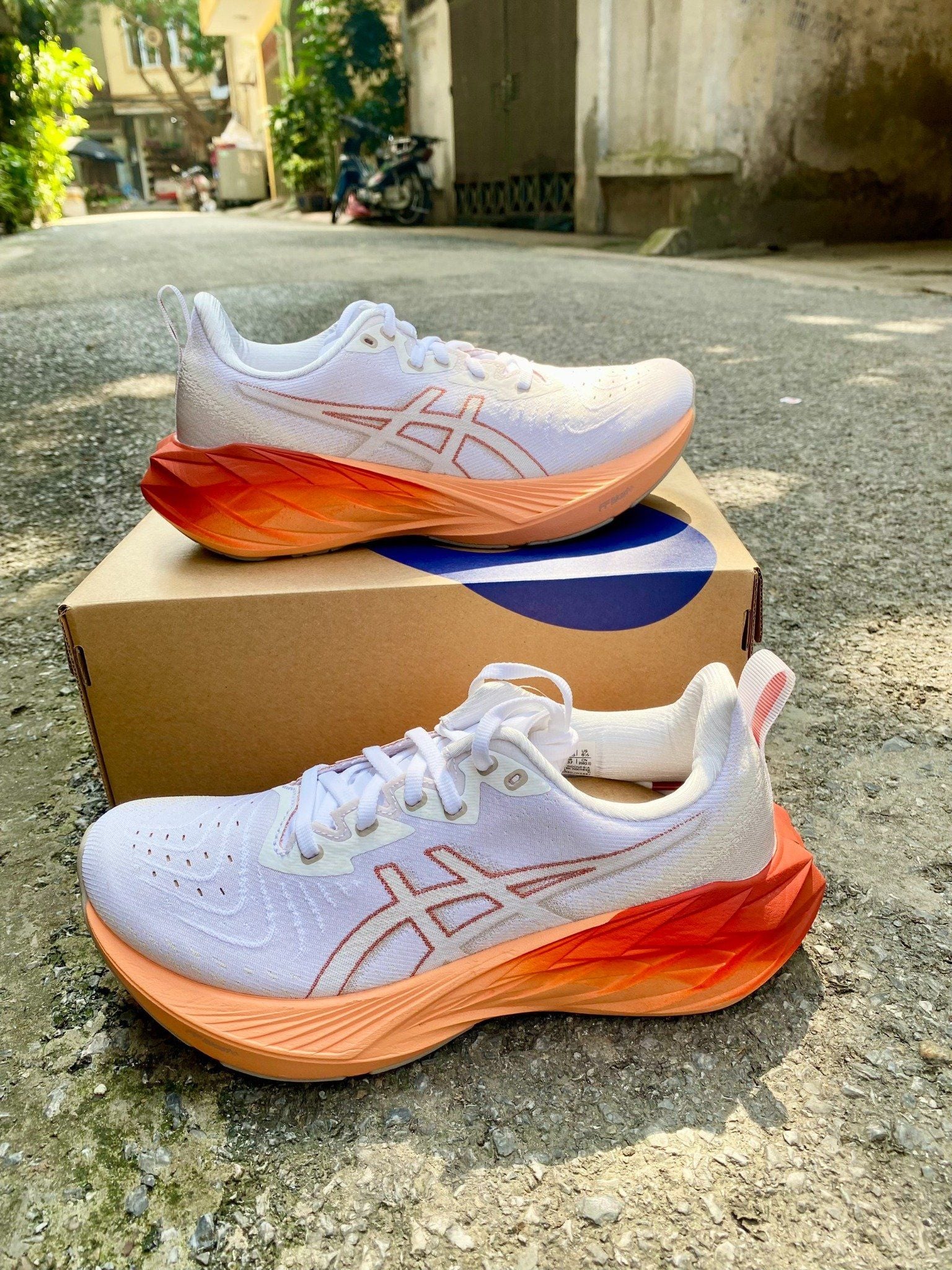 GIÀY CHẠY BỘ NOVABLAST 4 MÀU TRẮNG CAM