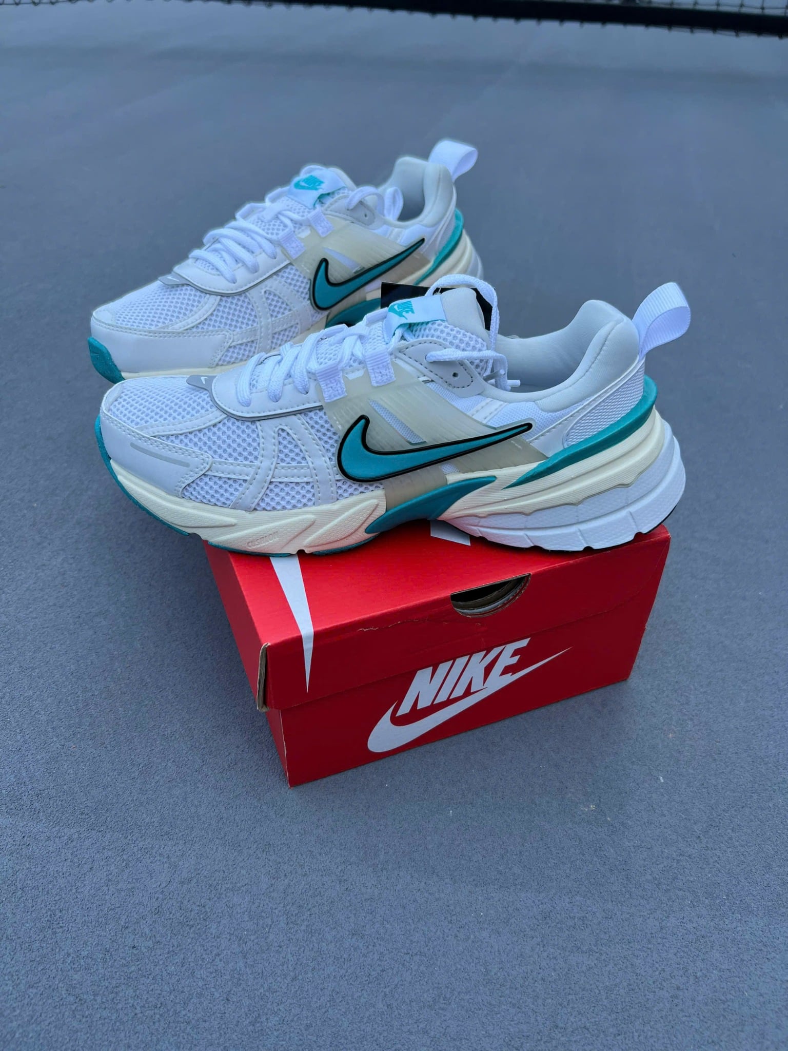 NIKE CAUCHO