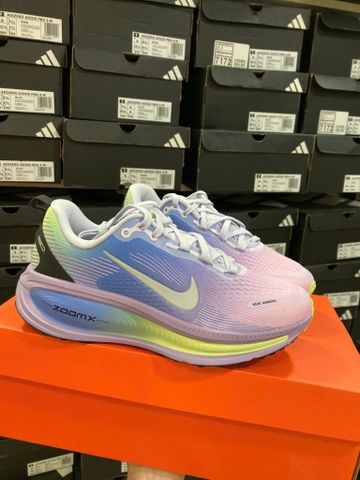  Giày Chạy Bộ Nike Vomero 18 - IB5169 500 