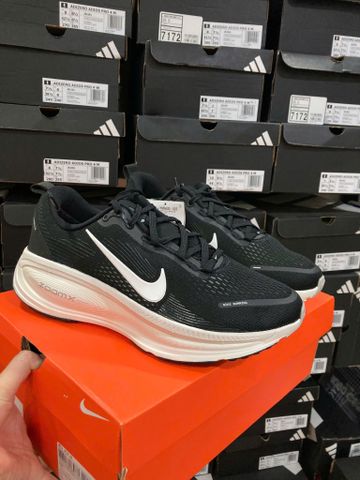  Giày Chạy Bộ Nike Vomero 18 - HM6803 007 