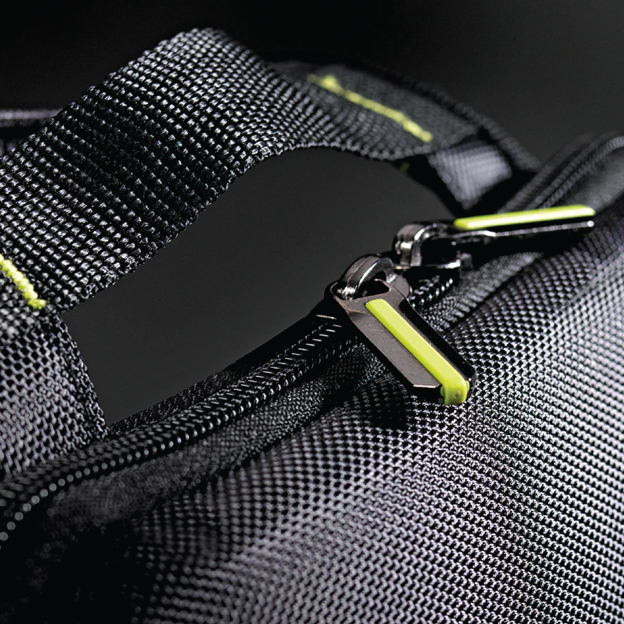  Túi đeo chéo Solo Active Universal 10.2 inch STM751 (Đen xám) - Bảo hành chính hãng 05 năm 
