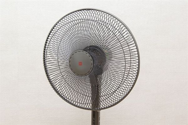 Quạt đứng KDK M40K Xám 50W