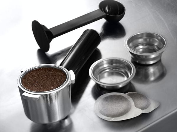 Máy pha cafe Delonghi EC685-M