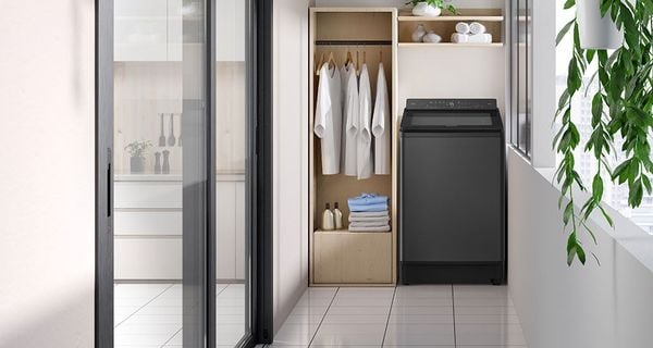 Máy giặt Panasonic Inverter 18 kg NA-FD180W3BV lồng đứng