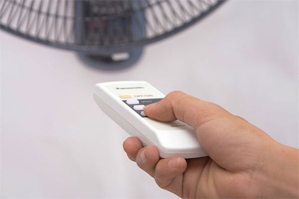 Quạt treo Panasonic F-409MB Xanh