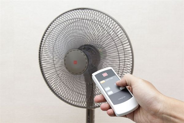 Quạt đứng KDK M40K Xám 50W