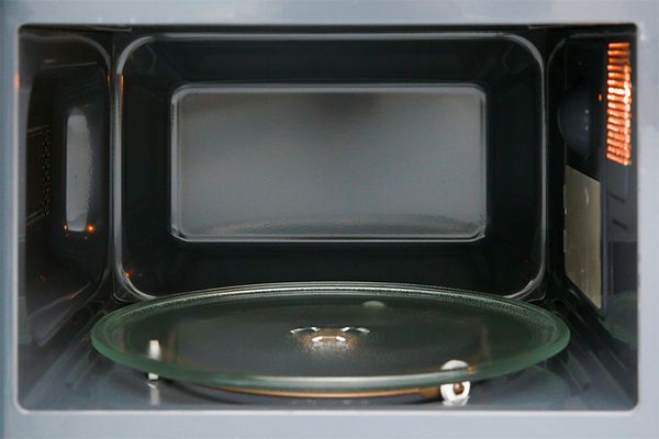 Lò vi sóng Panasonic NN-ST25JWYUE - 20 lít