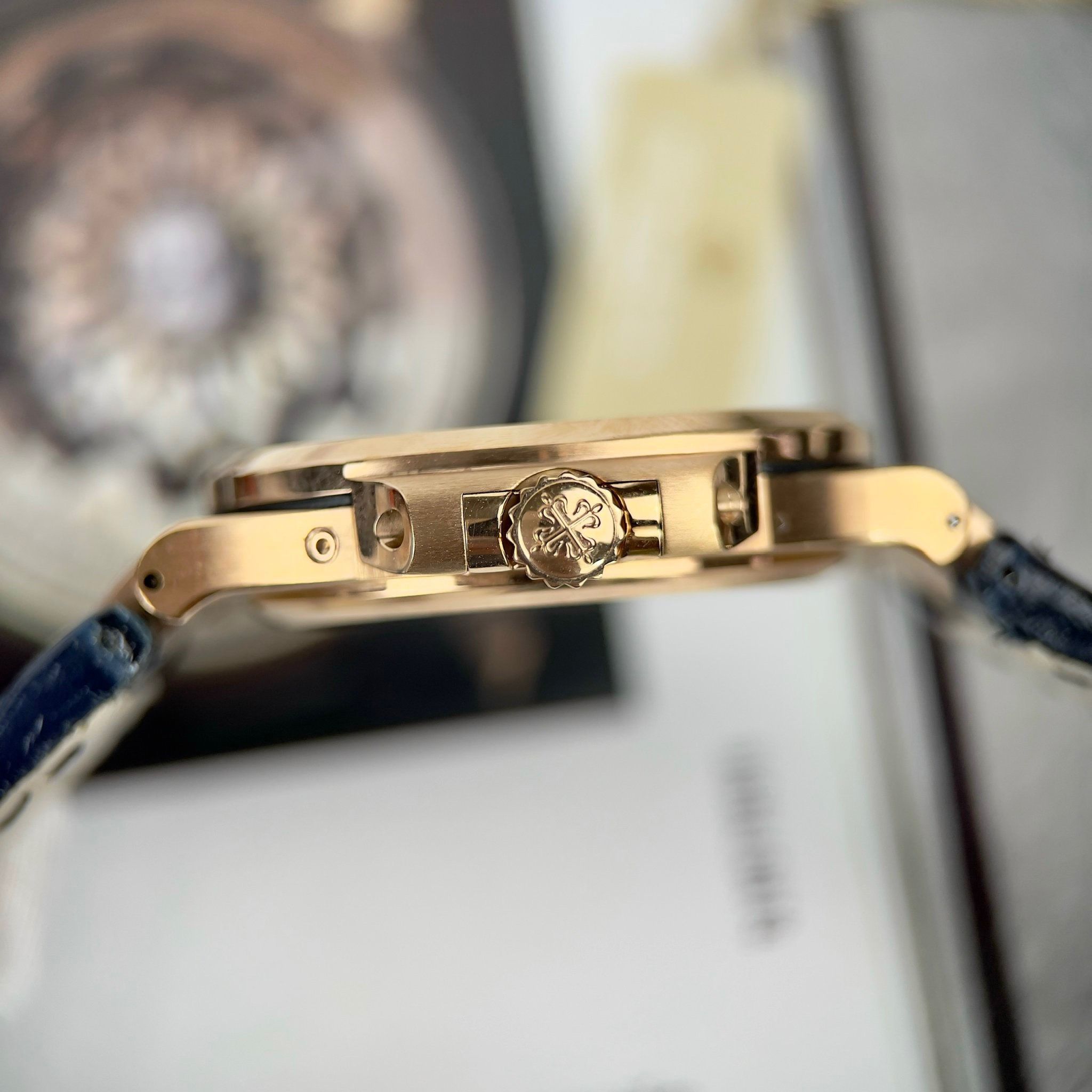 PATEK PHILIPPE NAUTILUS 40 MM - Đồng Hồ Patek Philippe - Nam - DHNTT1370