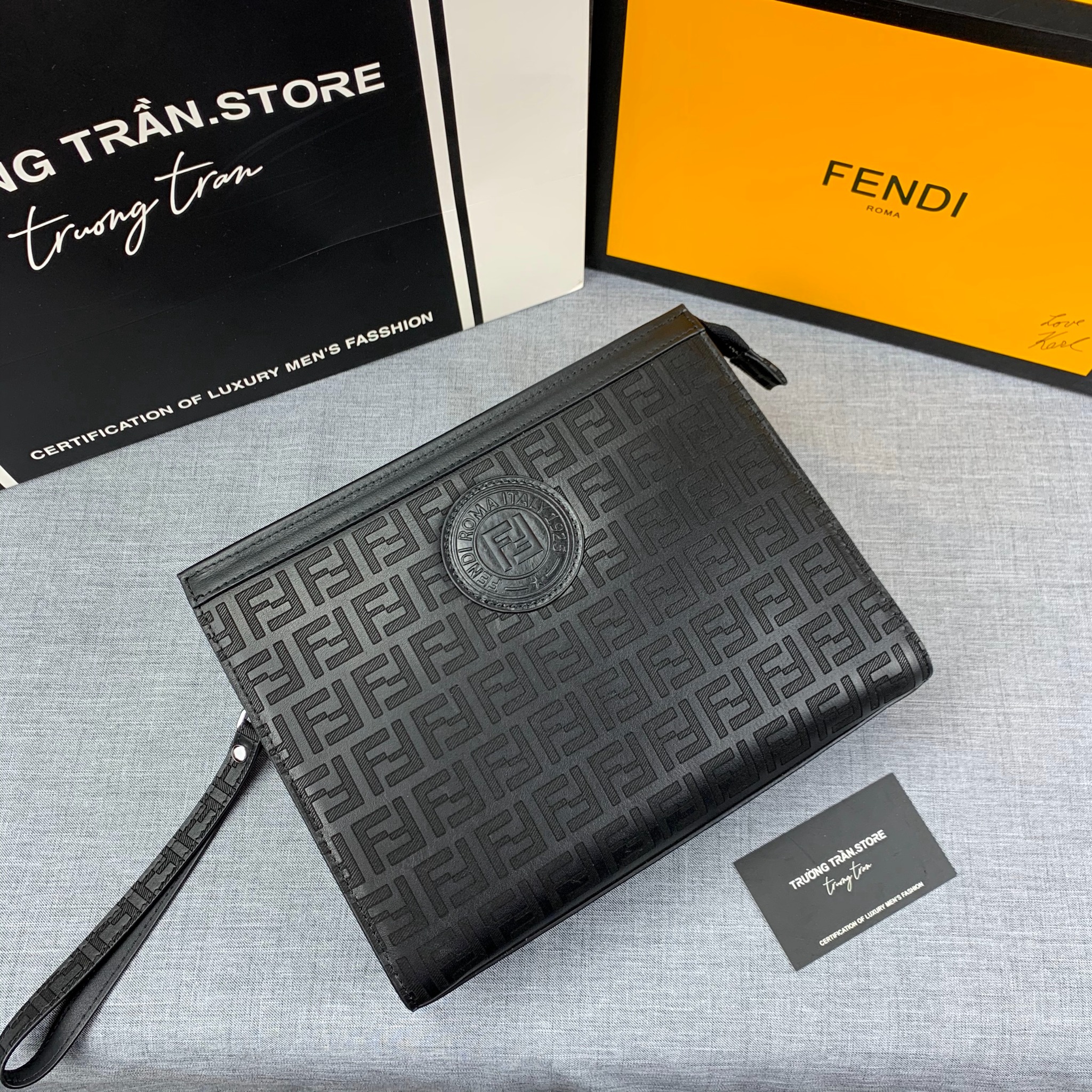 CLUTCH - Ví Cầm Tay Fendi- Nam - CLTT60 – Trường Trần. Store