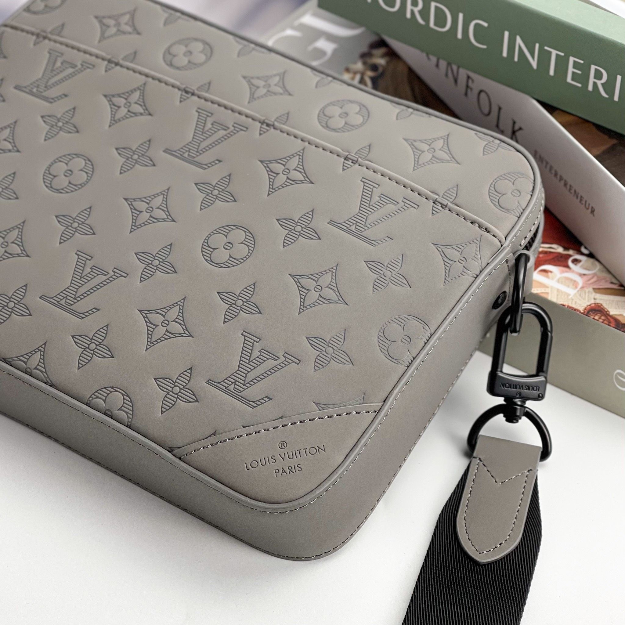 Túi Xách - Túi Đeo Chéo Louis Vuitton - Nam - TXTT186