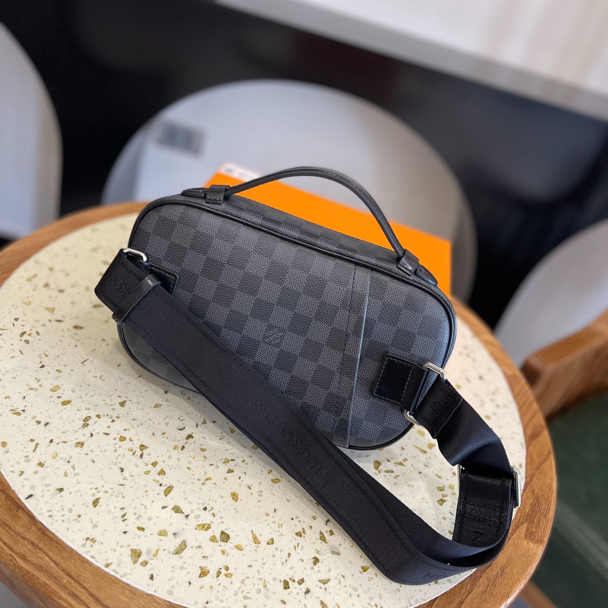 Túi Xách - Túi Đeo Chéo Louis Vuitton - Nam - TXTT210