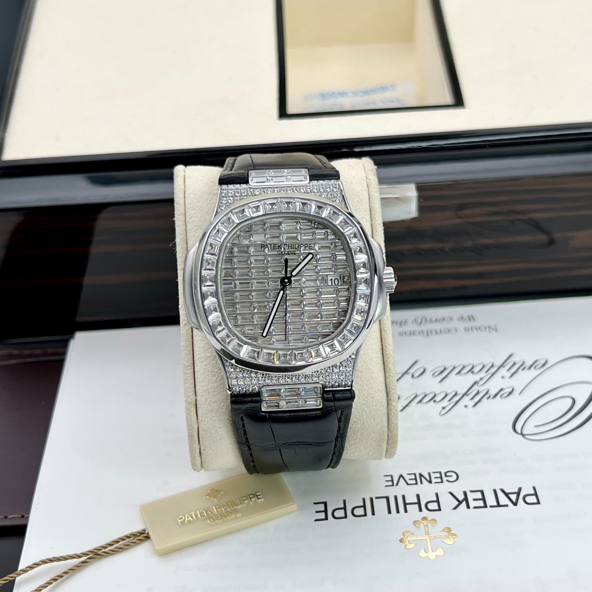 PATEK PHILIPPE NAUTILUS 40 MM - Đồng Hồ Patek Philippe - Nam - DHNTT637