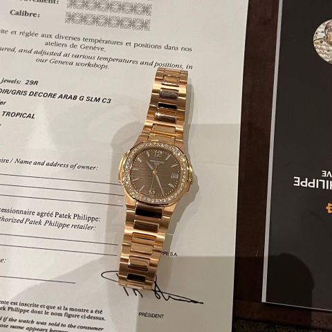 PATEK PHILIPPE NAUTILUS 32 MM - Đồng Hồ Patek Philippe - Nữ - DHTT154