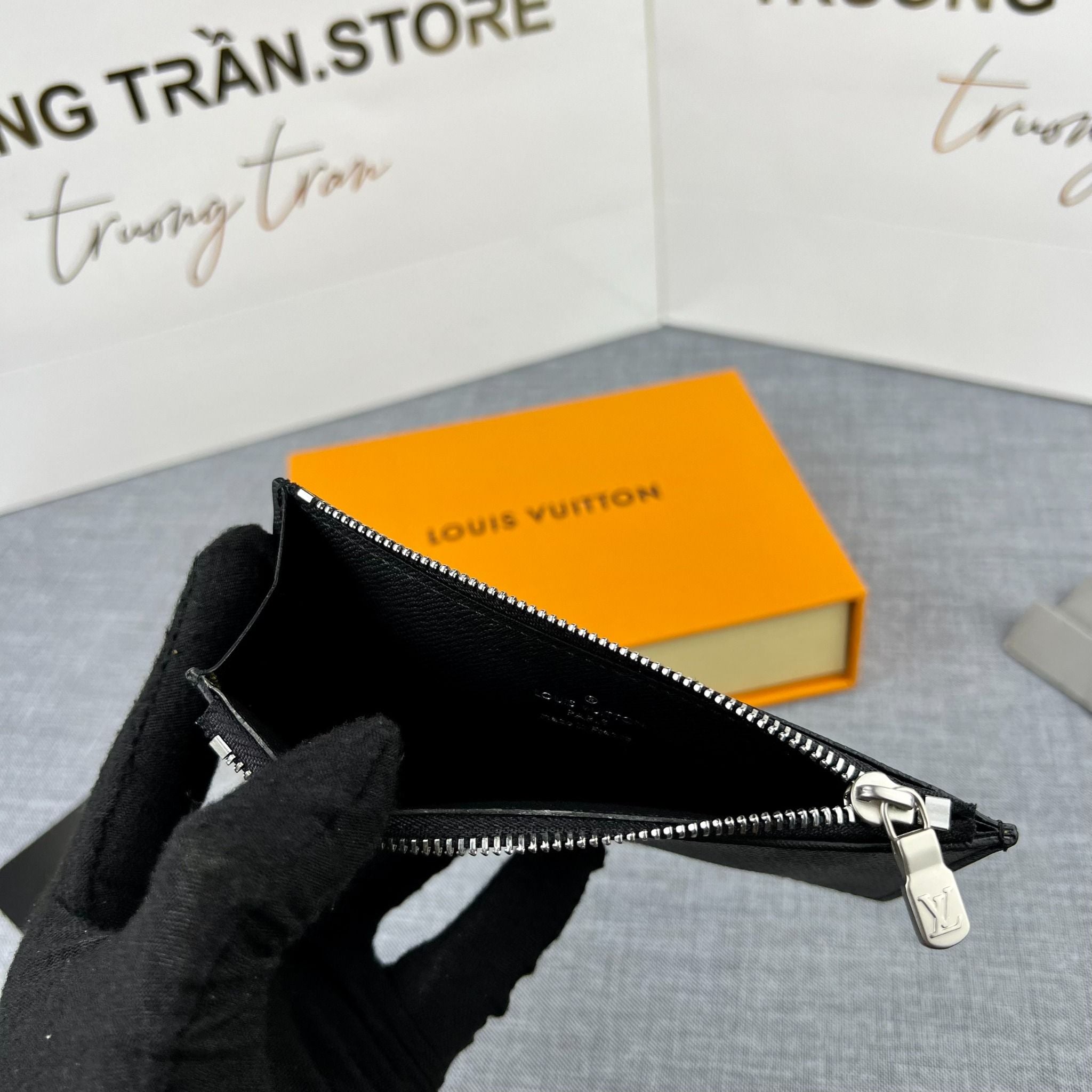 Ví Đứng Nhỏ - Ví Ngắn Louis Vuitton - Nam - VĐTT37