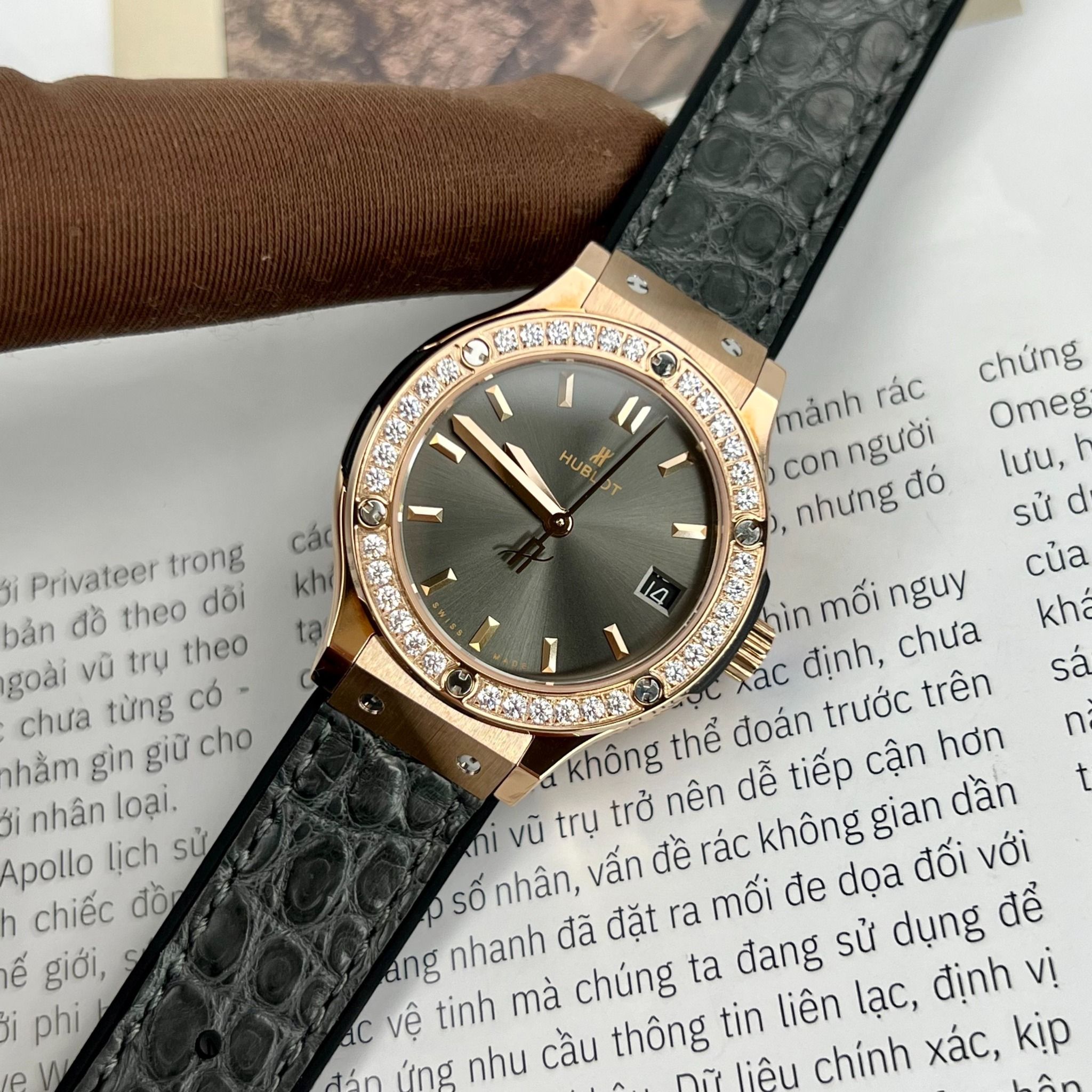 HUBLOT CLASSIC FUSION 33 MM - Đồng Hồ Hublot - Nữ - DHTT195