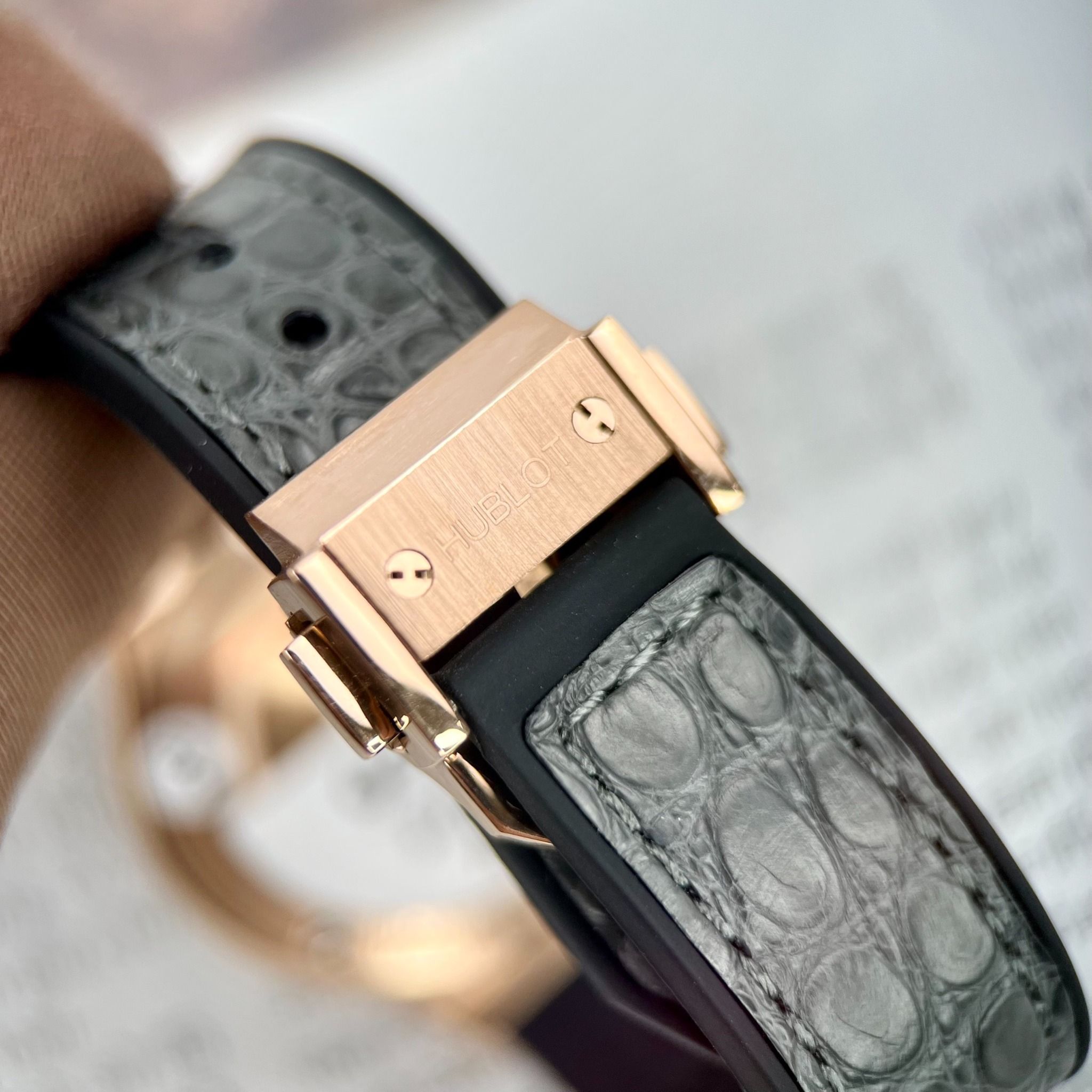 HUBLOT CLASSIC FUSION 33 MM - Đồng Hồ Hublot - Nữ - DHTT195