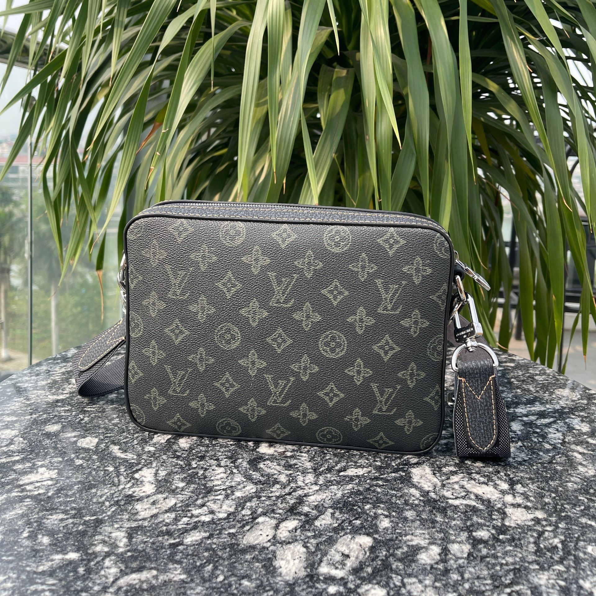 Túi Xách - Túi Đeo Chéo Louis Vuitton - Nam - TXTT227