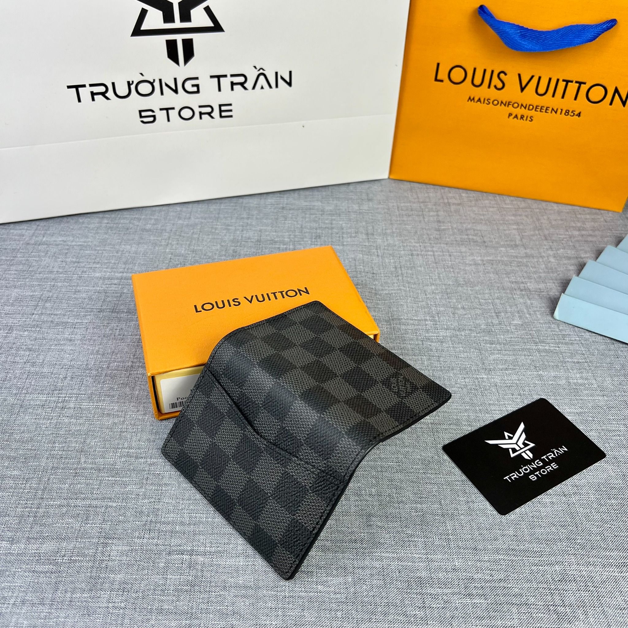 Handmade LV Louis Vuitton Card Holder Royalty High Fashion #32 Handmade LV Louis Vuitton Card Holder Royalty High Fashion