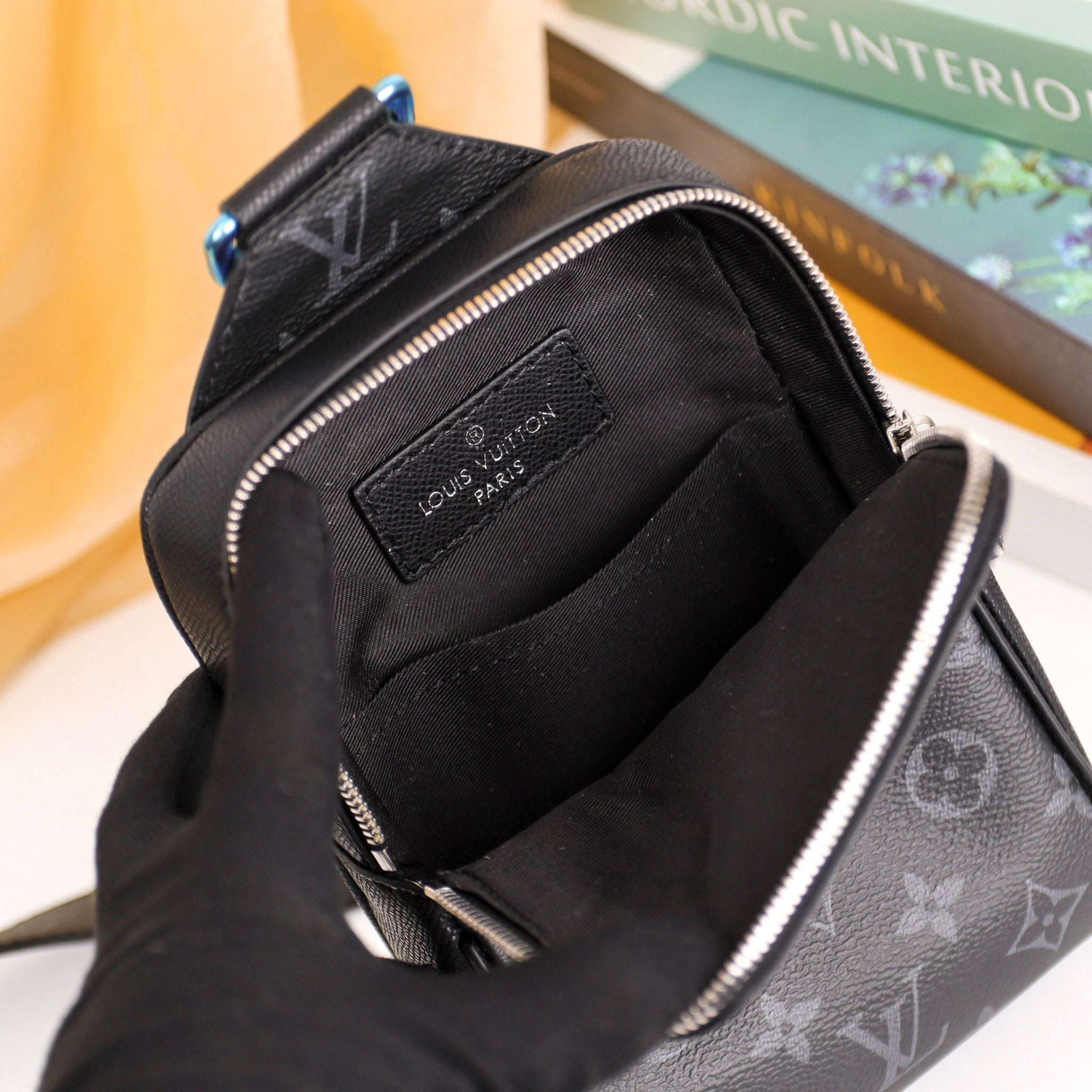 Túi Xách - Túi Đeo Chéo Louis Vuitton - Nam - TXTT216