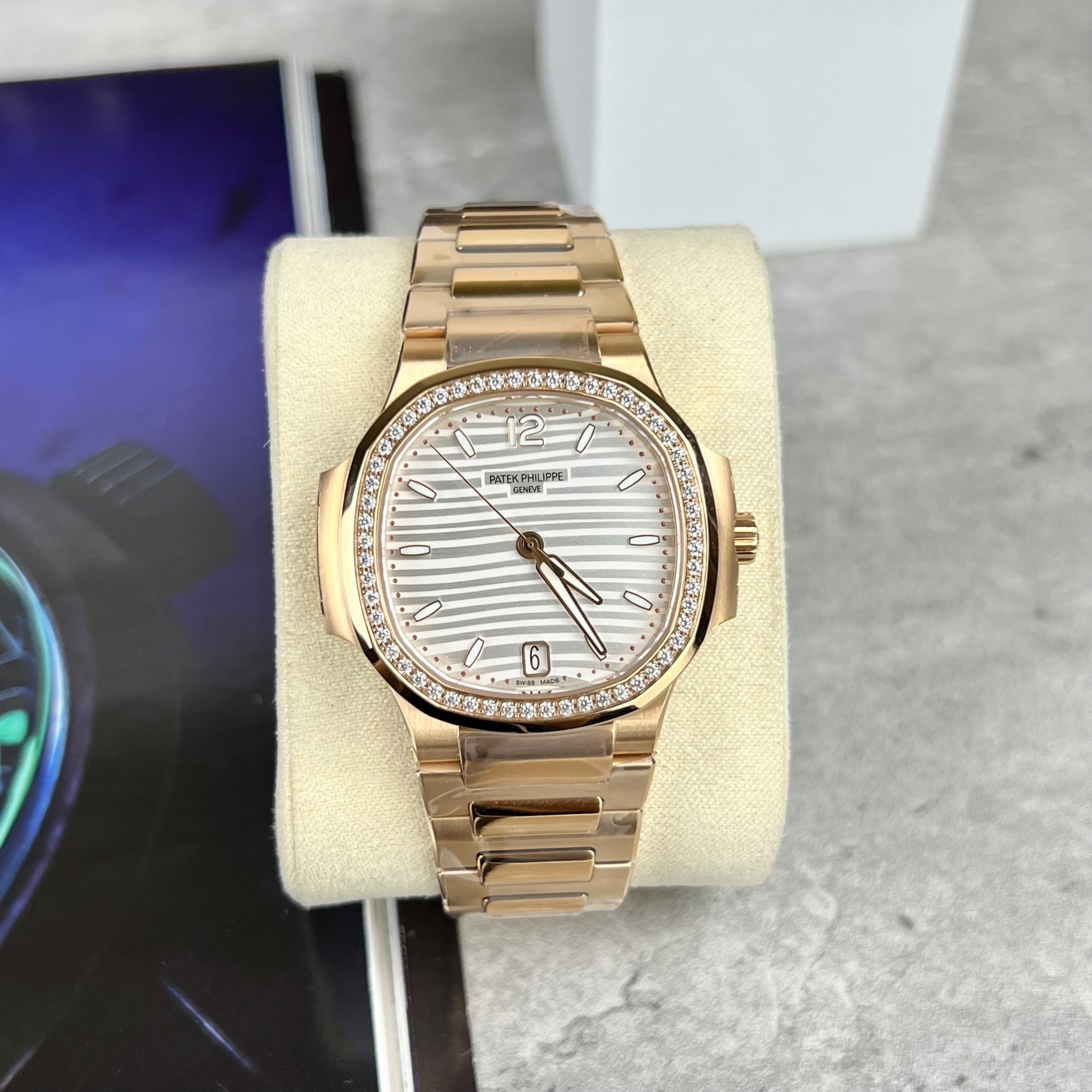 PATEK PHILIPPE NAUTILUS 35 MM - Đồng Hồ Patek Philippe - Nữ - DHTT464