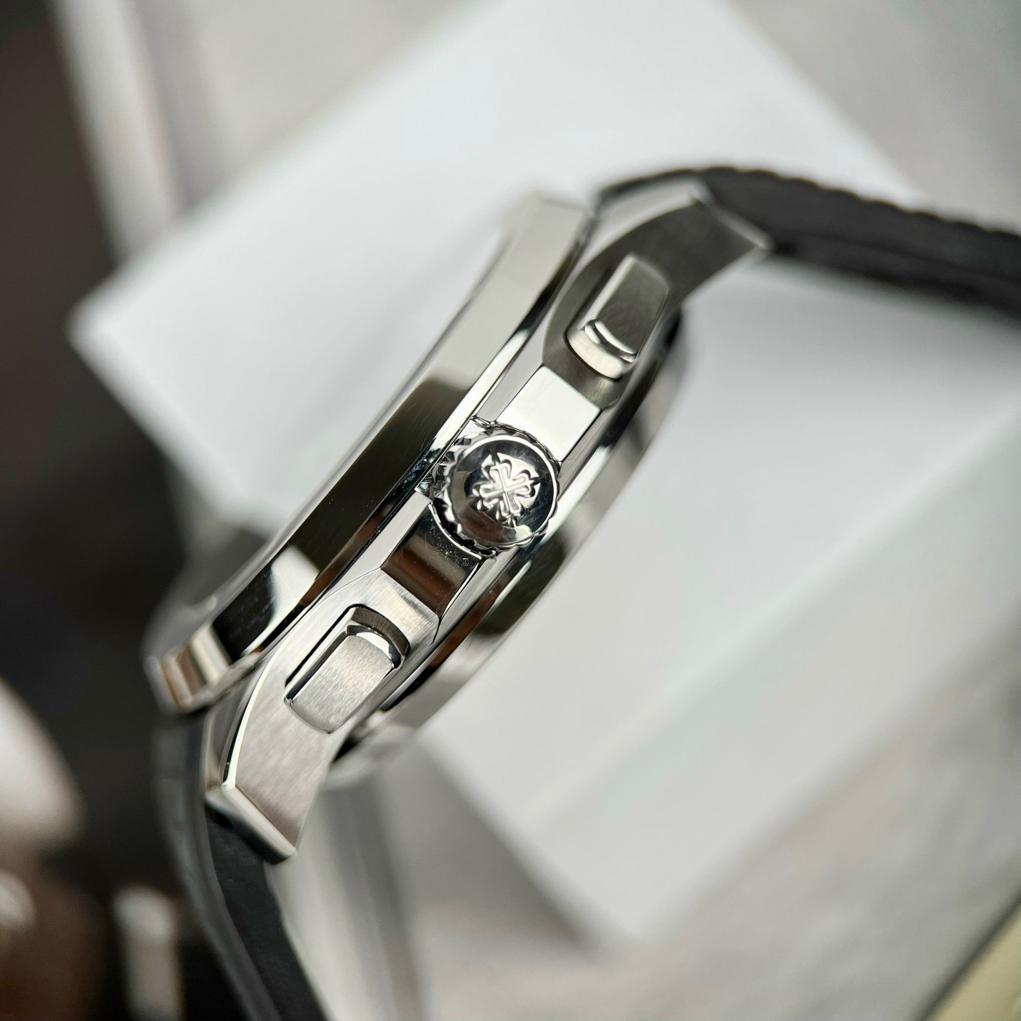 PATEK PHILIPPE AQUANAUT 42 MM - Đồng Hồ Patek Philippe - Nam - DHNTT1326