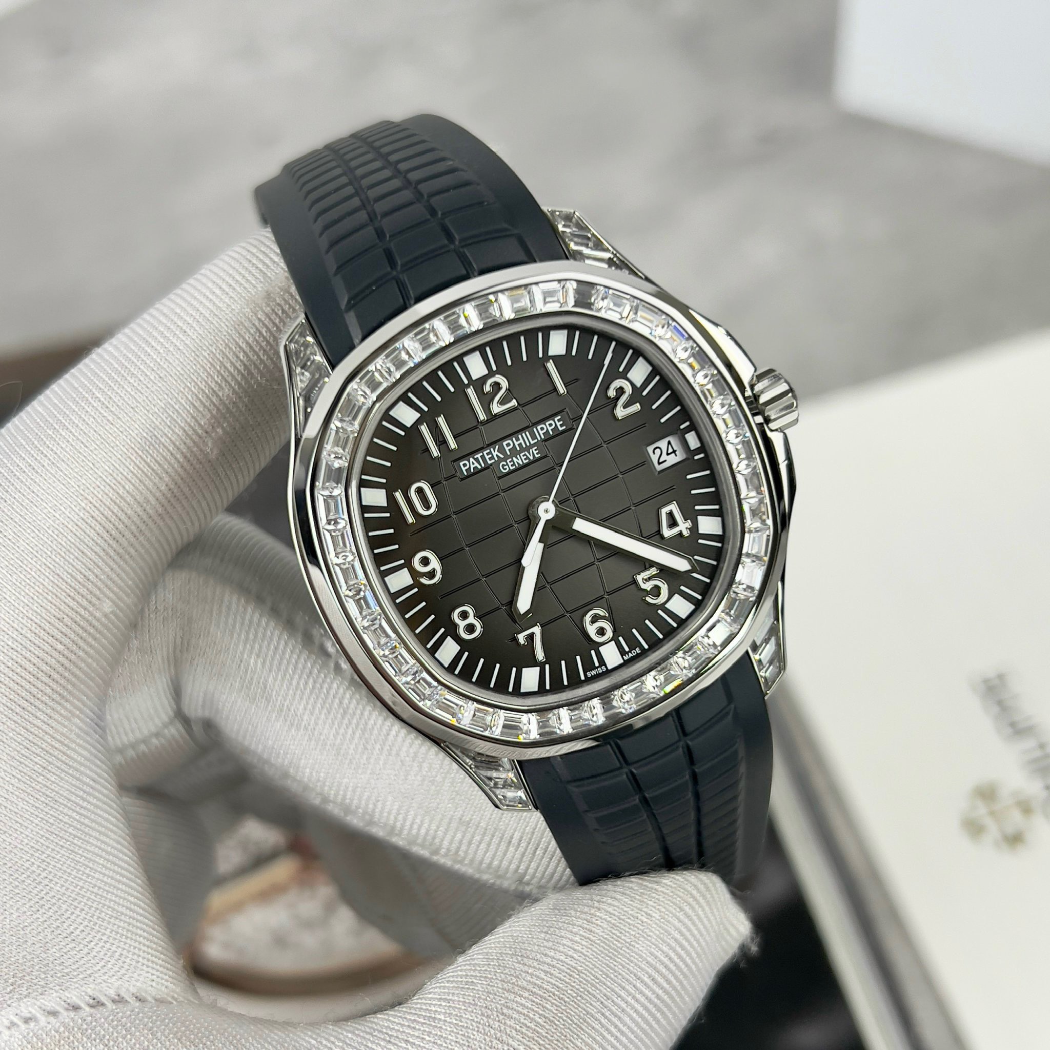 PATEK PHILIPPE AQUANAUT 40 MM - Đồng Hồ Patek Philippe - Nam - DHNTT1353