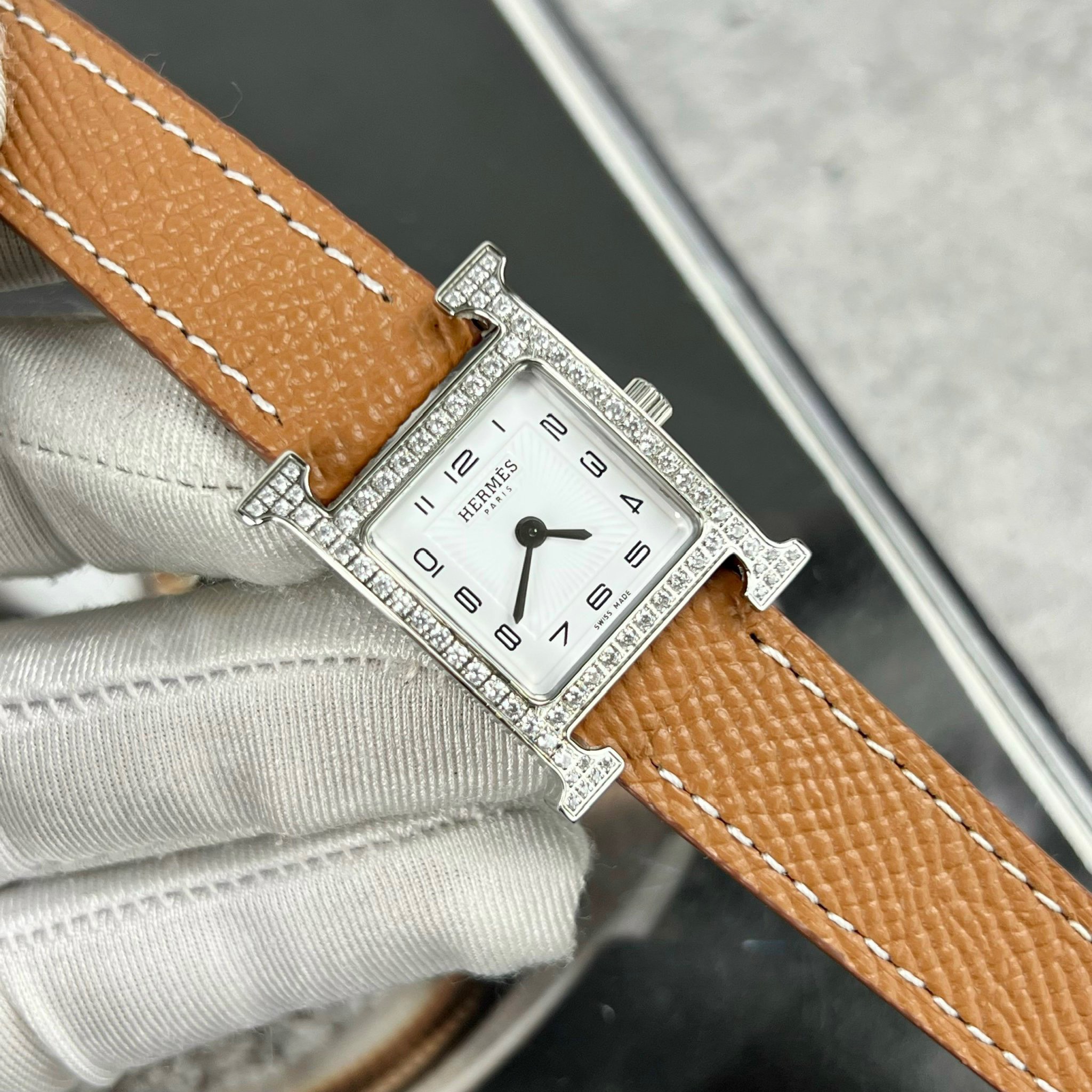 HERMES HEURE H 26 MM - Đồng Hồ Hermes - Nữ - DHTT527