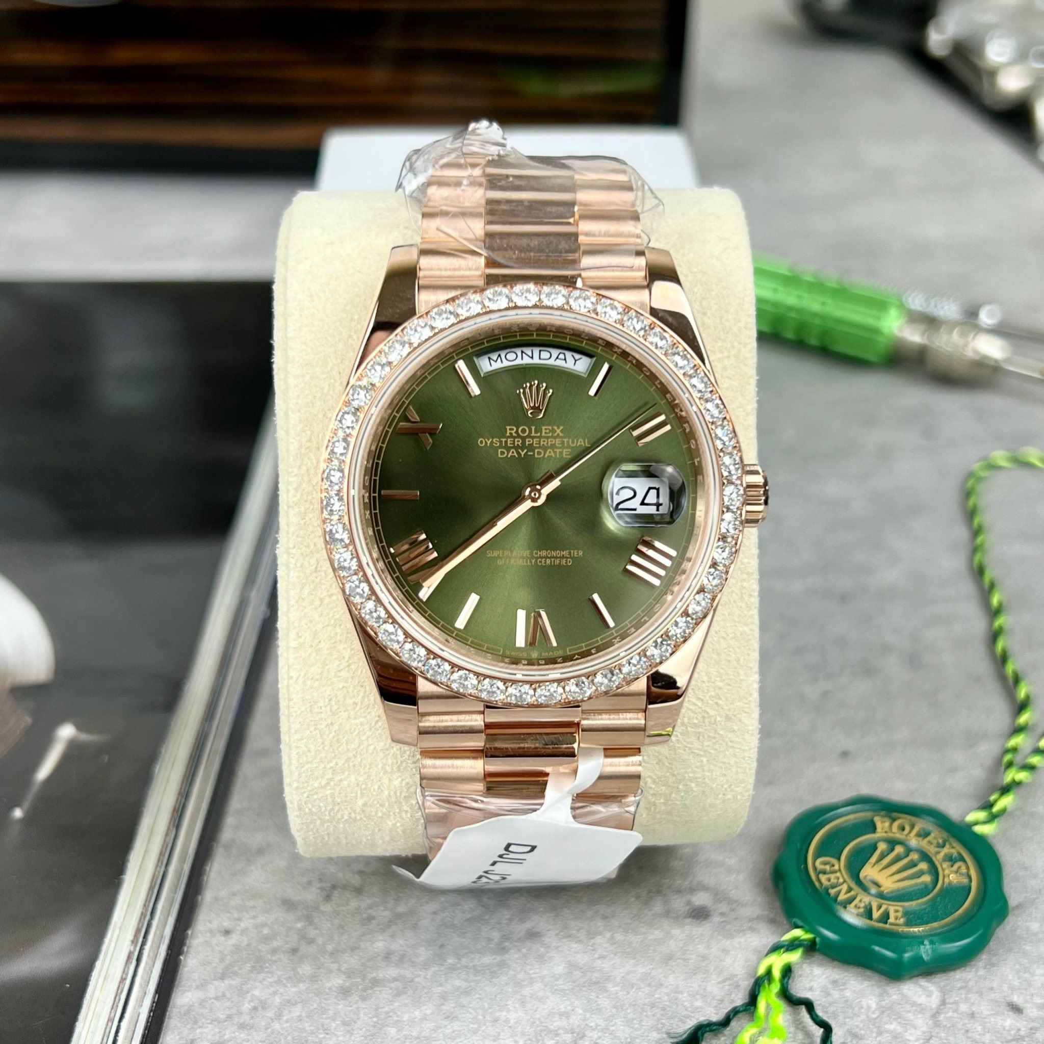 ROLEX DAY-DATE 40 MM - Đồng Hồ Rolex - Nam - DHNTT741
