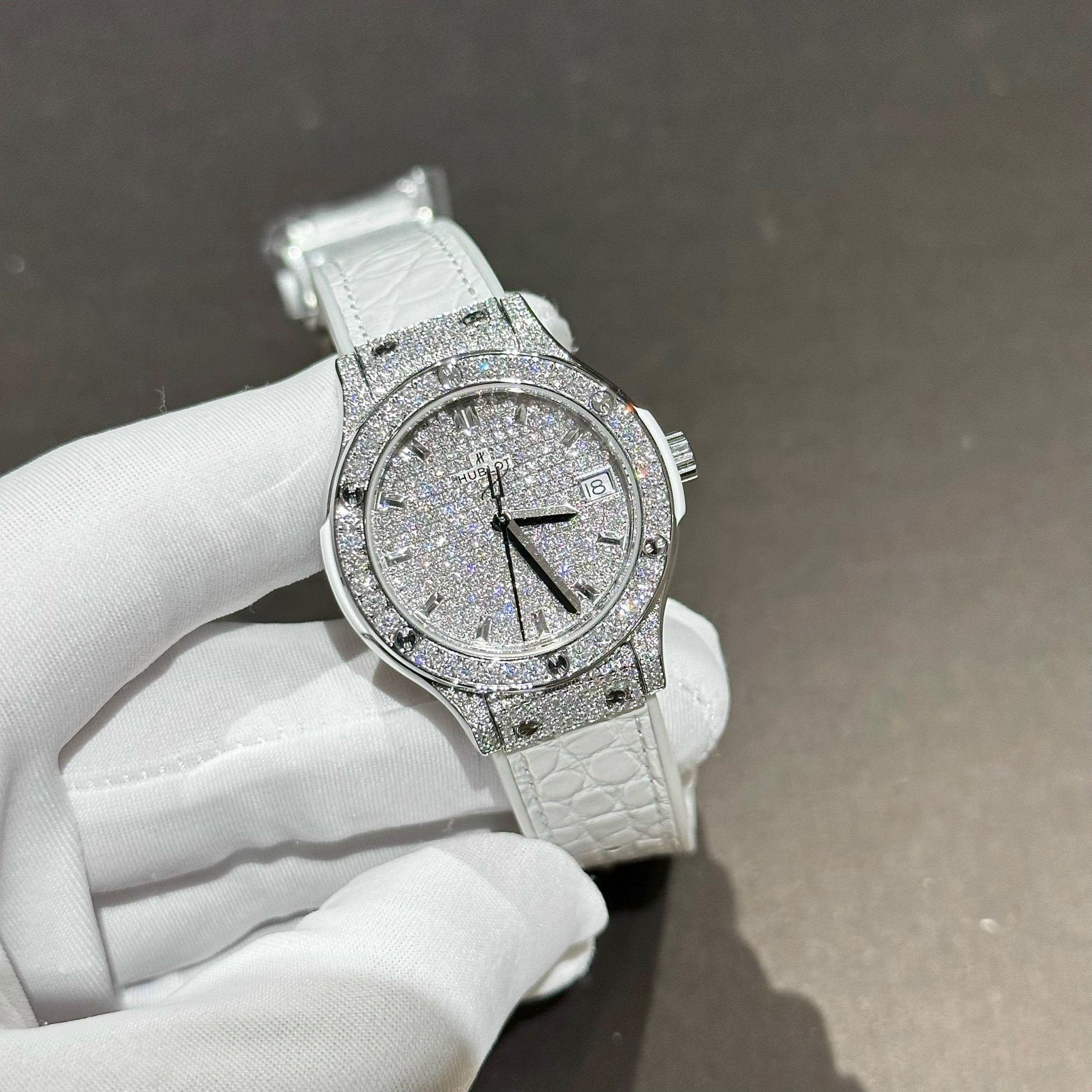 HUBLOT CLASSIC FUSION 33 MM - Đồng Hồ Hublot - Nữ - DHTT533