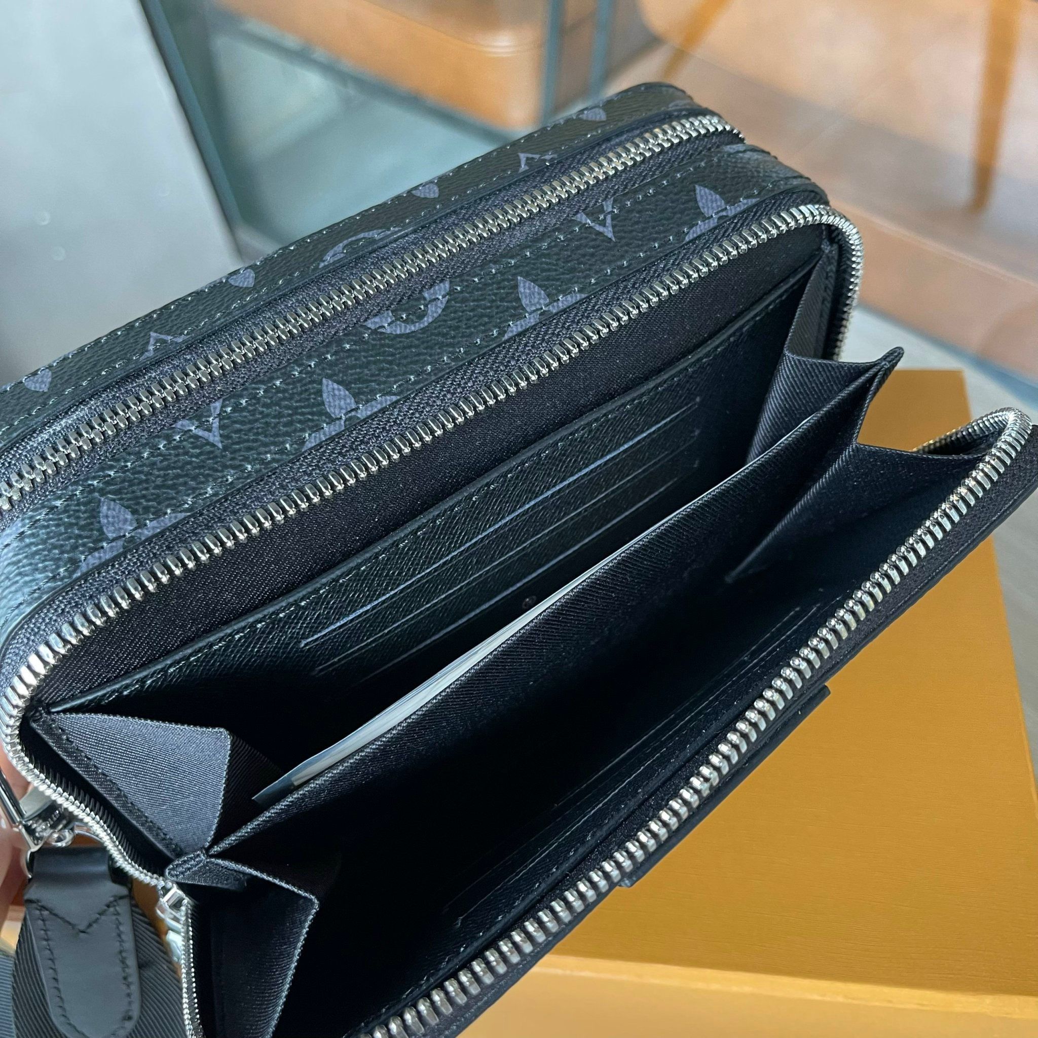 Túi Xách - Túi Đeo Chéo Louis Vuitton - Nam - TXTT167