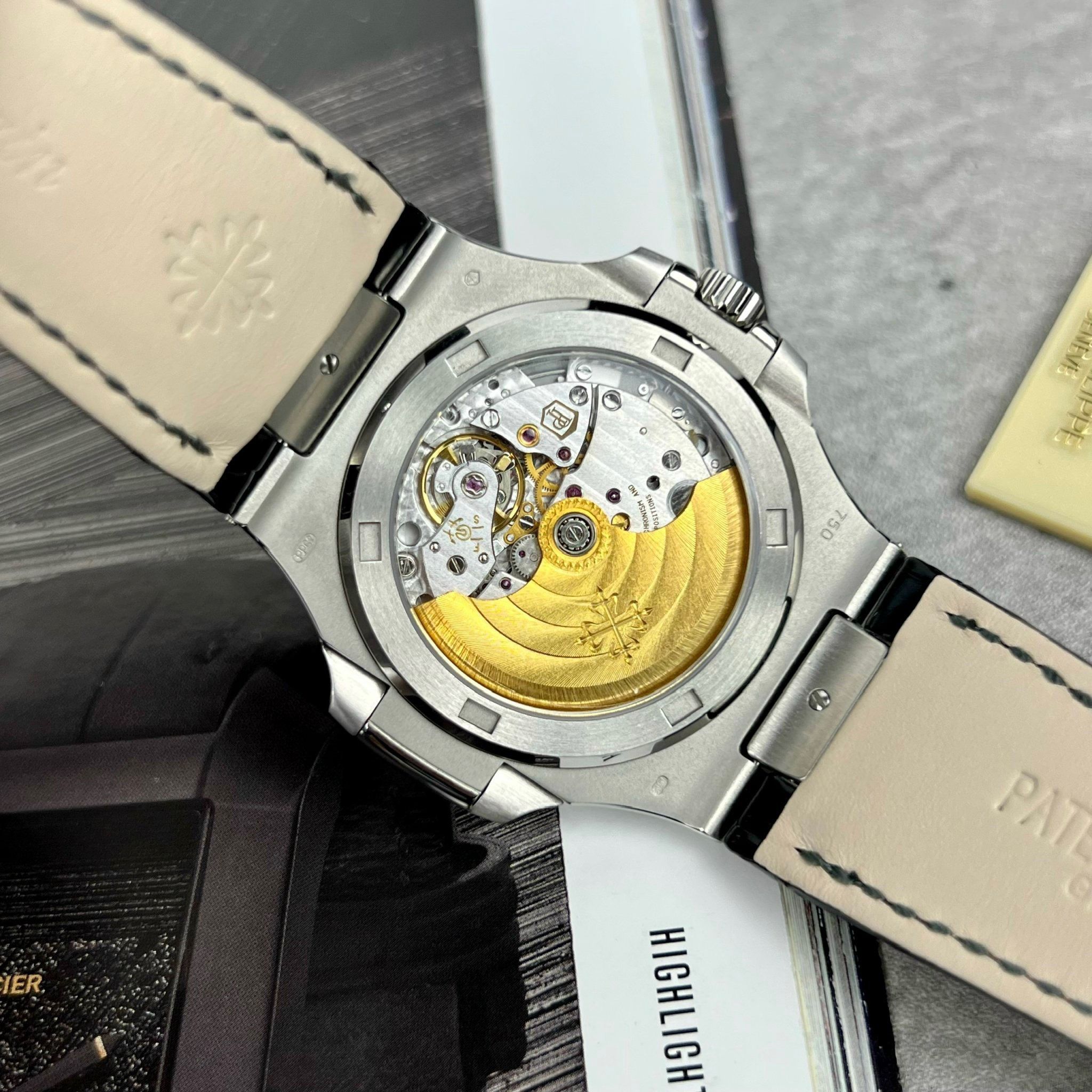 PATEK PHILIPPE NAUTILUS 40 MM - Đồng Hồ Patek Philippe - Nam - DHNTT1431