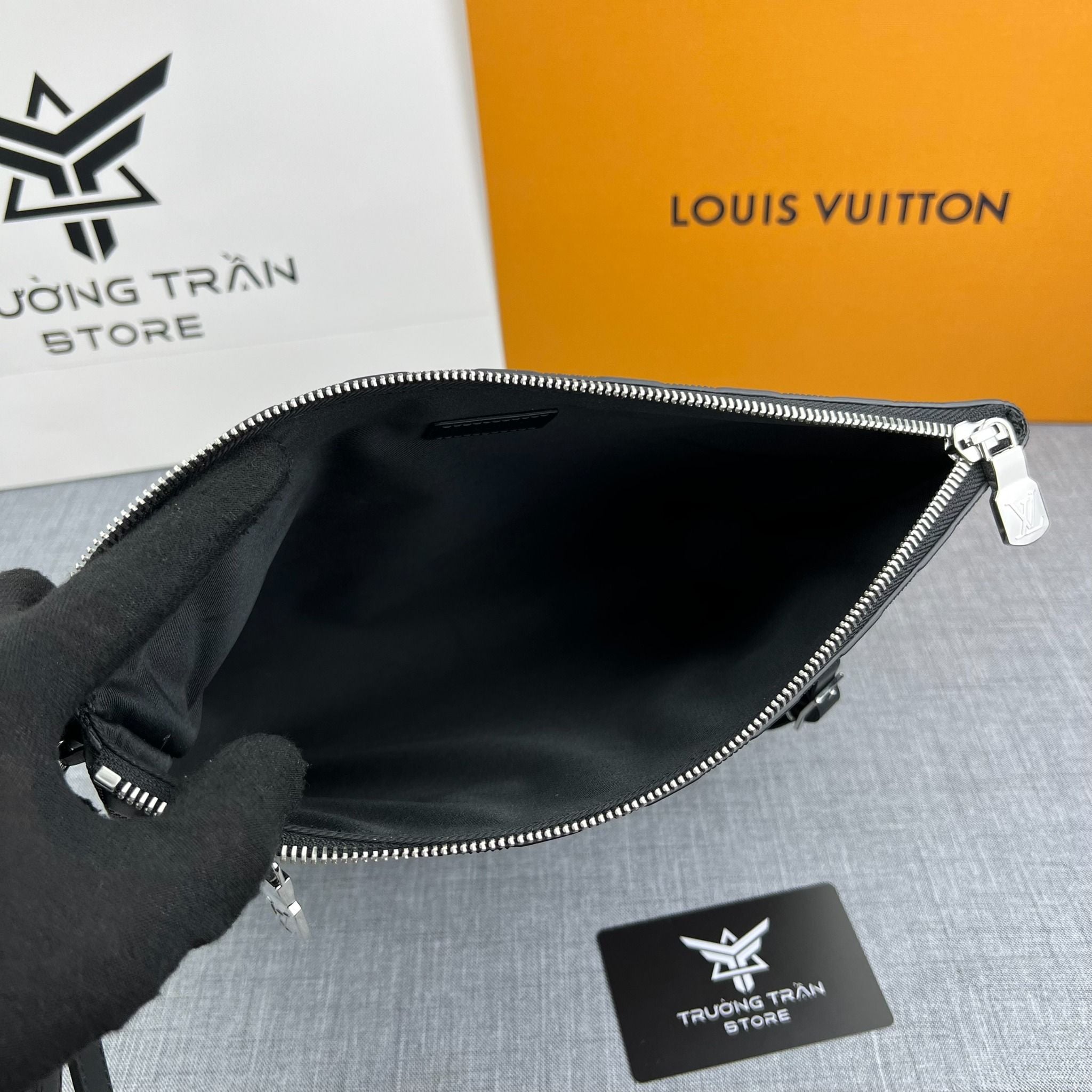 Clutch - Ví Cầm Tay Louis Vuitton - Nam - CLTT250
