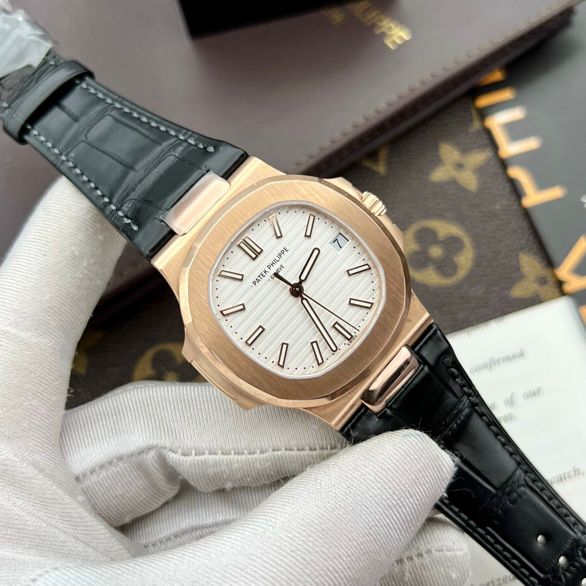 PATEK PHILIPPE NAUTILUS 40 MM - Đồng Hồ Patek Philippe - Nam - DHNTT1541