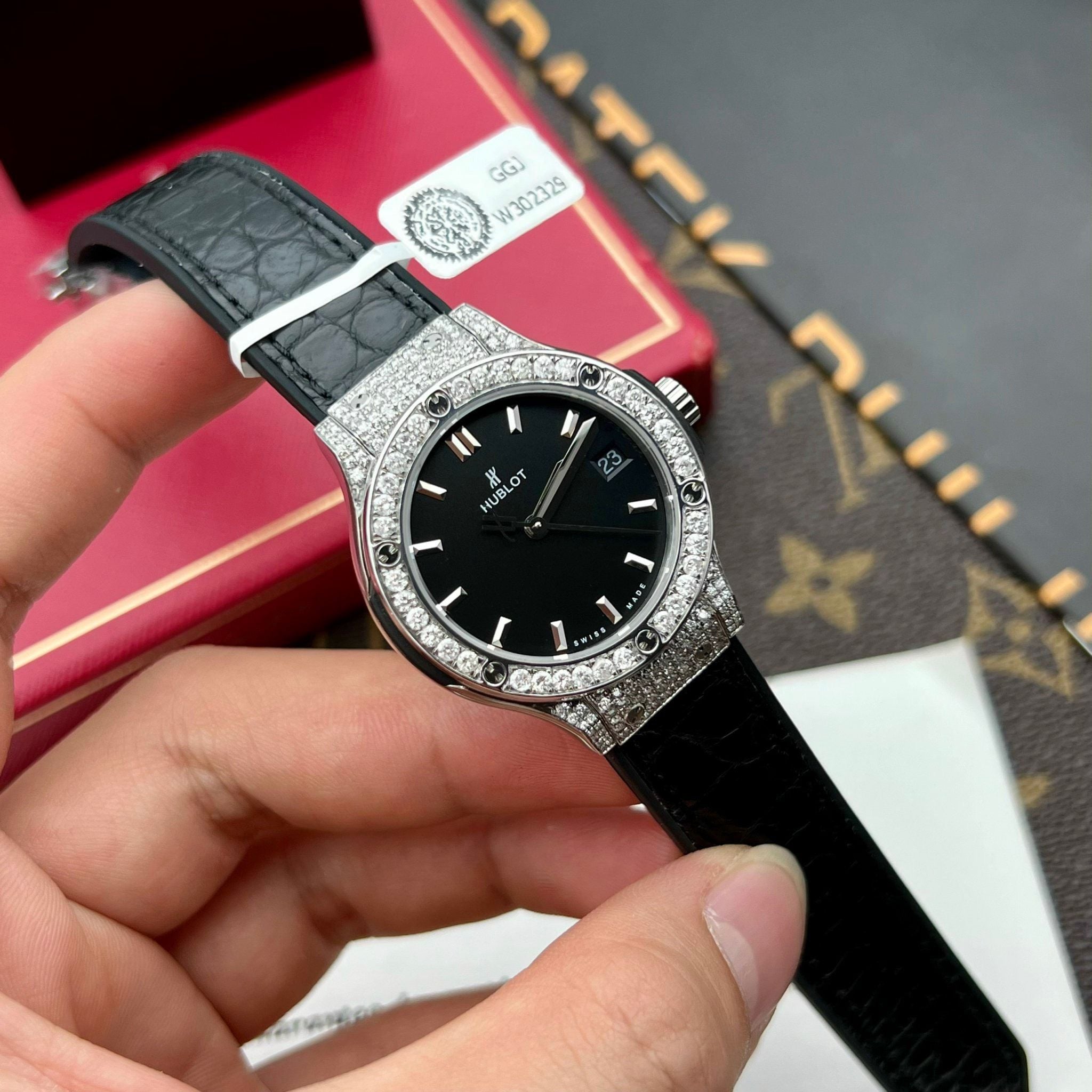 HUBLOT CLASSIC FUSION 33 MM - Đồng Hồ Hublot - Nữ - DHTT593