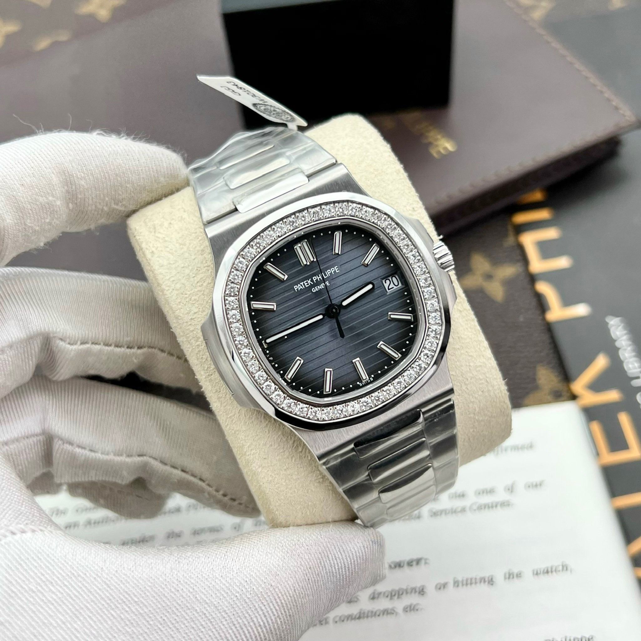 PATEK PHILIPPE NAUTILUS 40 MM - Đồng Hồ Patek Philippe - Nam - DHNTT1582