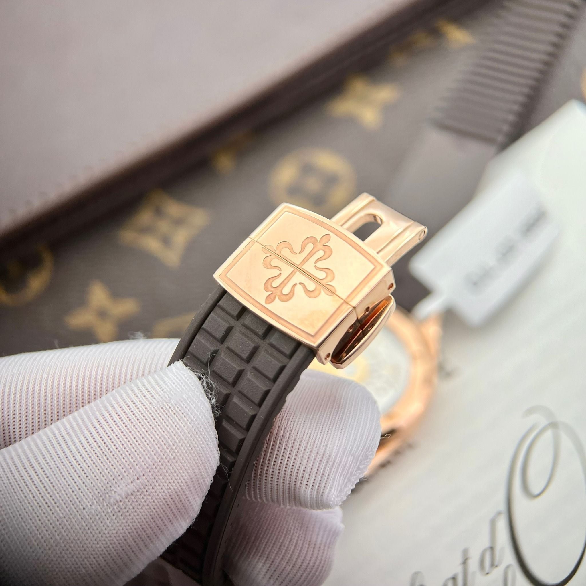 PATEK PHILIPPE AQUANAUT 39 MM - Đồng Hồ Patek Philippe - Nữ - DHTT534