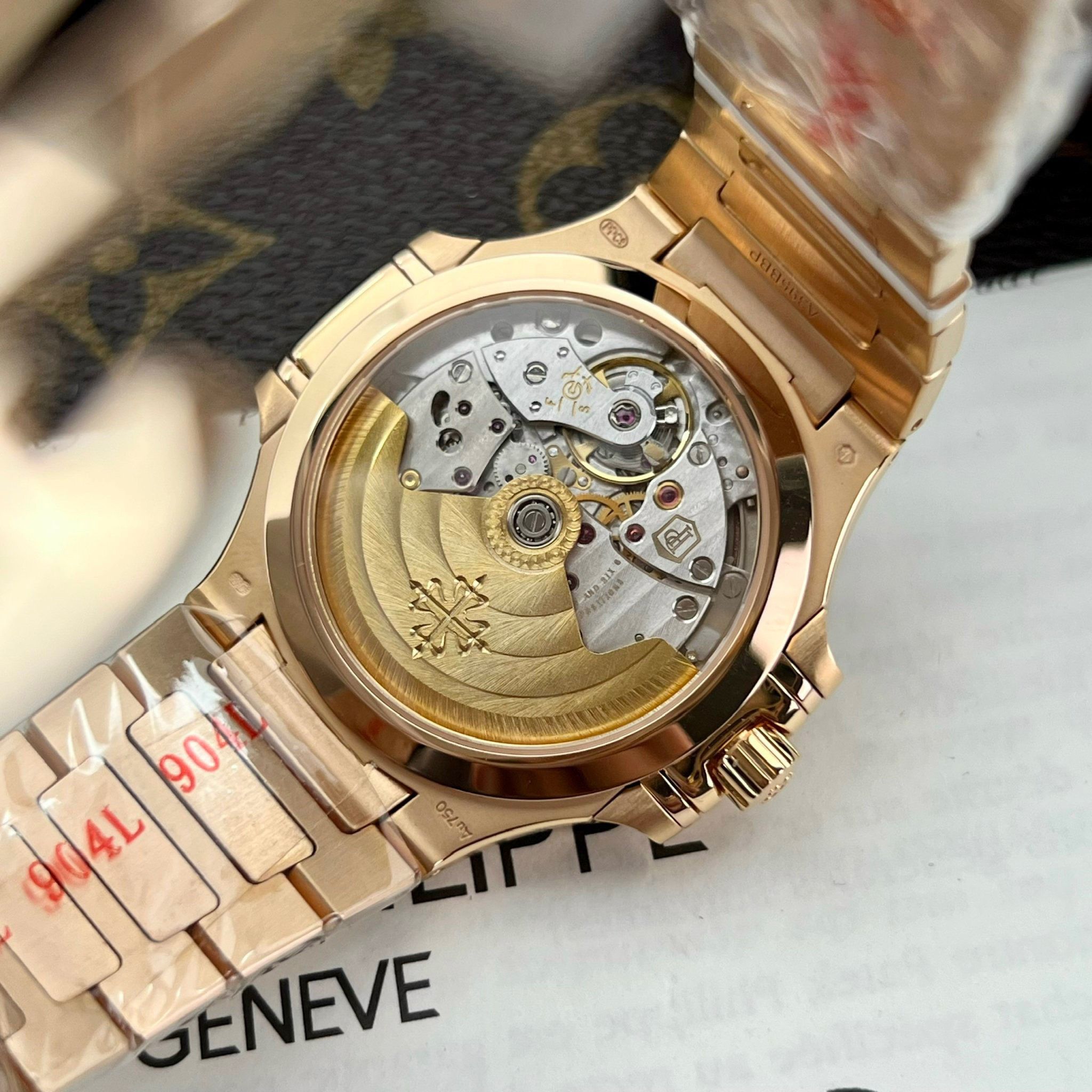 PATEK PHILIPPE NAUTILUS 35 MM - Đồng Hồ Patek Philippe - Nữ - DHTT162